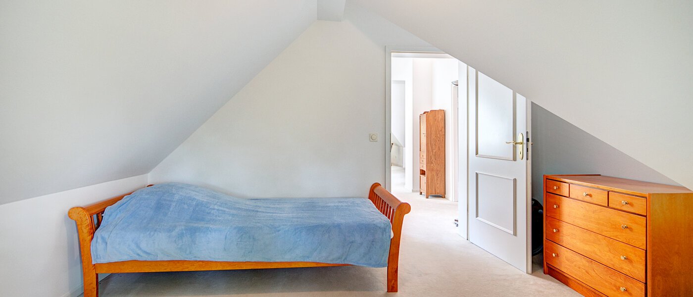 Dachgeschosswohnung München Solln 01 Gästezimmer 8785