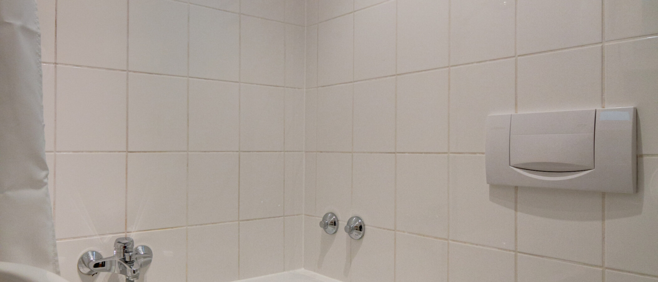 Apartment München Schwabing-Nord (zw. Leopoldstraße & Englischen Garten) 02 Badezimmer 8870
