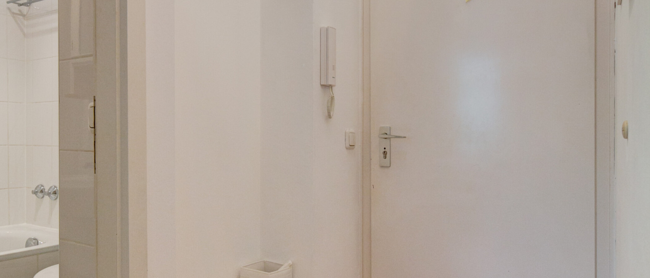Apartment München Schwabing-Nord (zw. Leopoldstraße & Englischen Garten) 02 Flur/Gang 8870