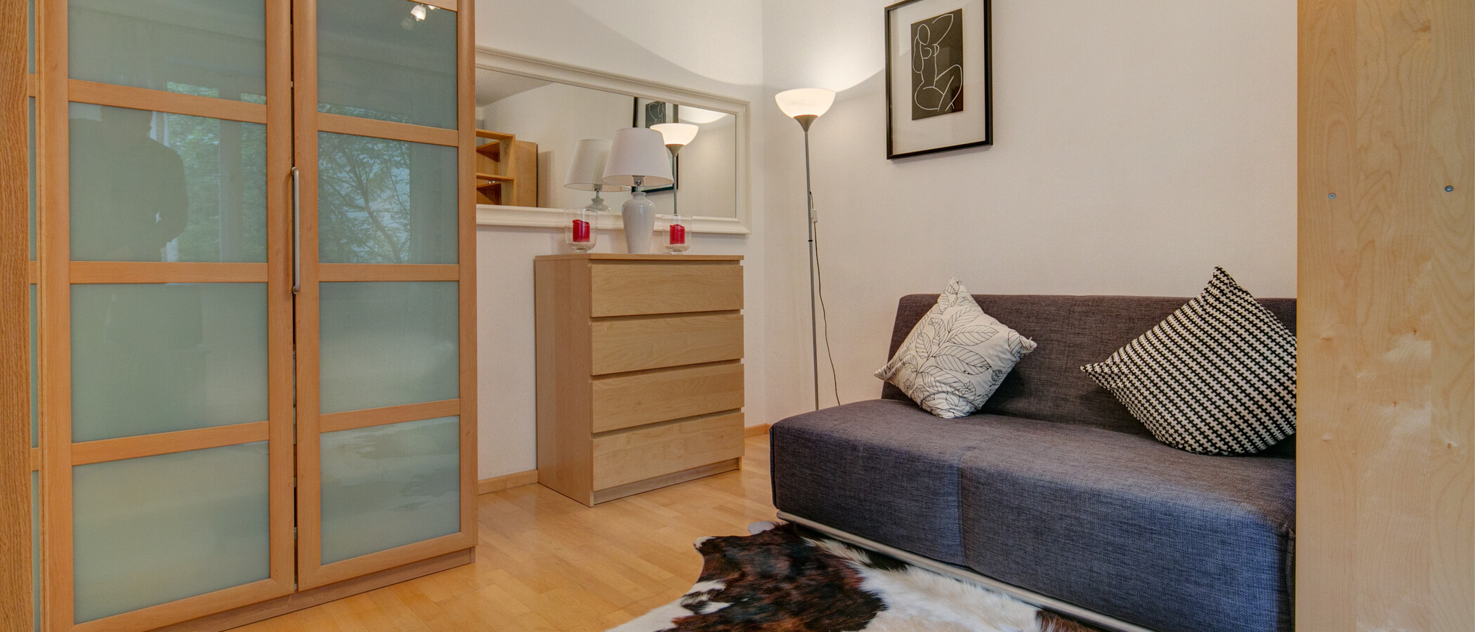 Apartment München Schwabing-Nord (zw. Leopoldstraße & Englischen Garten) 01 Schlafen 8870