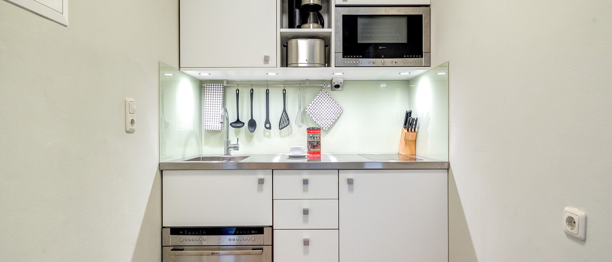 Apartment München Schwabing-West (rund um den Hohenzollernplatz) 01 Küche 8939