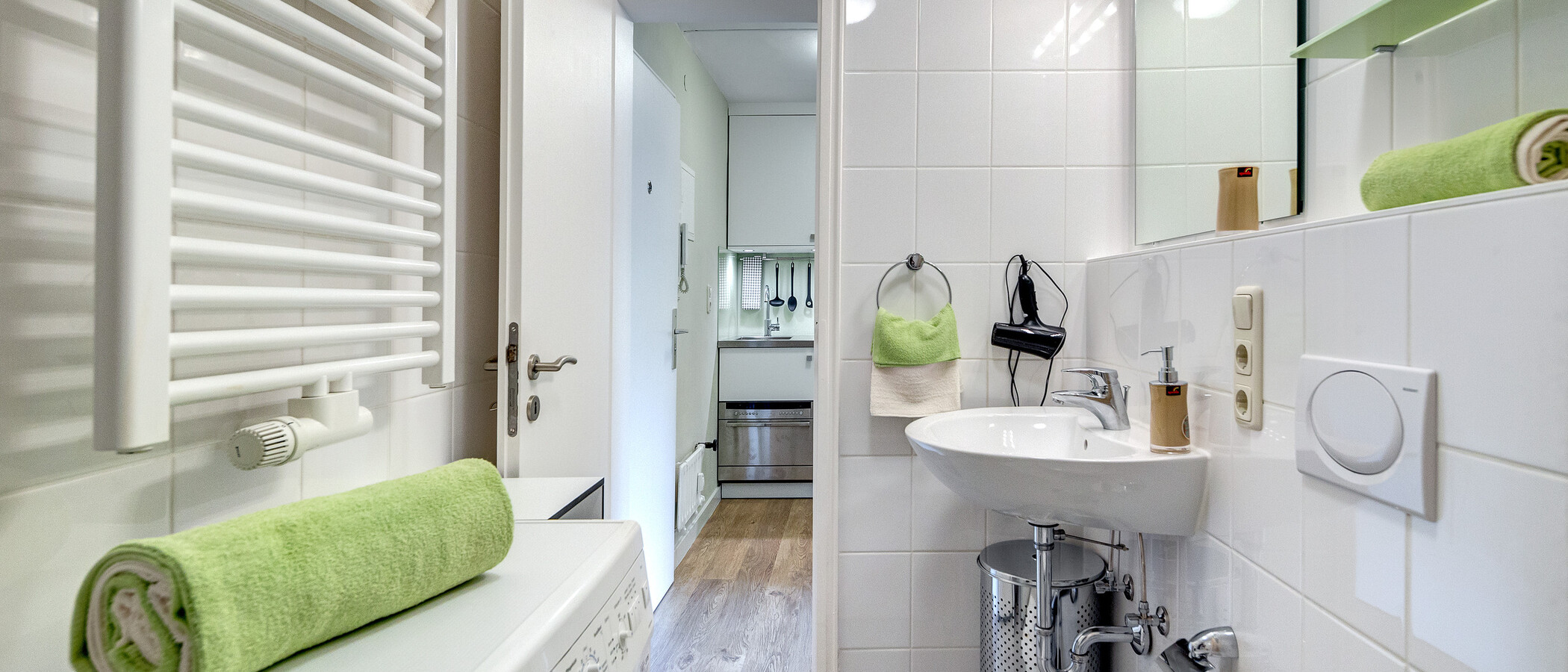 Apartment München Schwabing-West (rund um den Hohenzollernplatz) 02 Badezimmer 8939