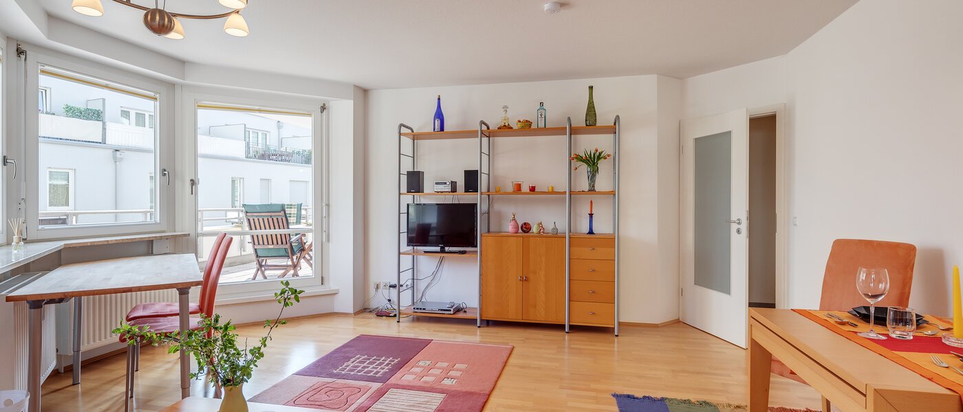Wohnung München Neuhausen 02 Wohnzimmer 8994