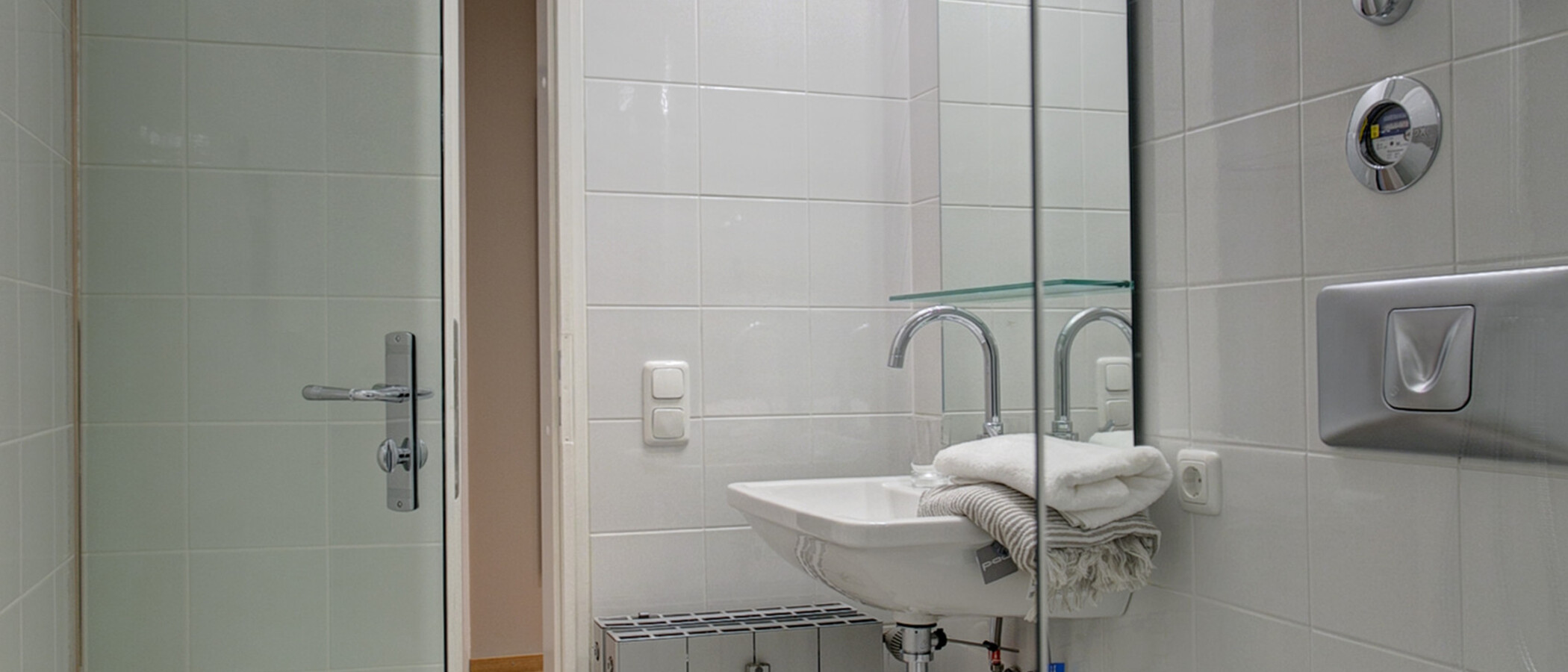 Dachterrassenwohnung München Arabellapark 04 2. Badezimmer 9024