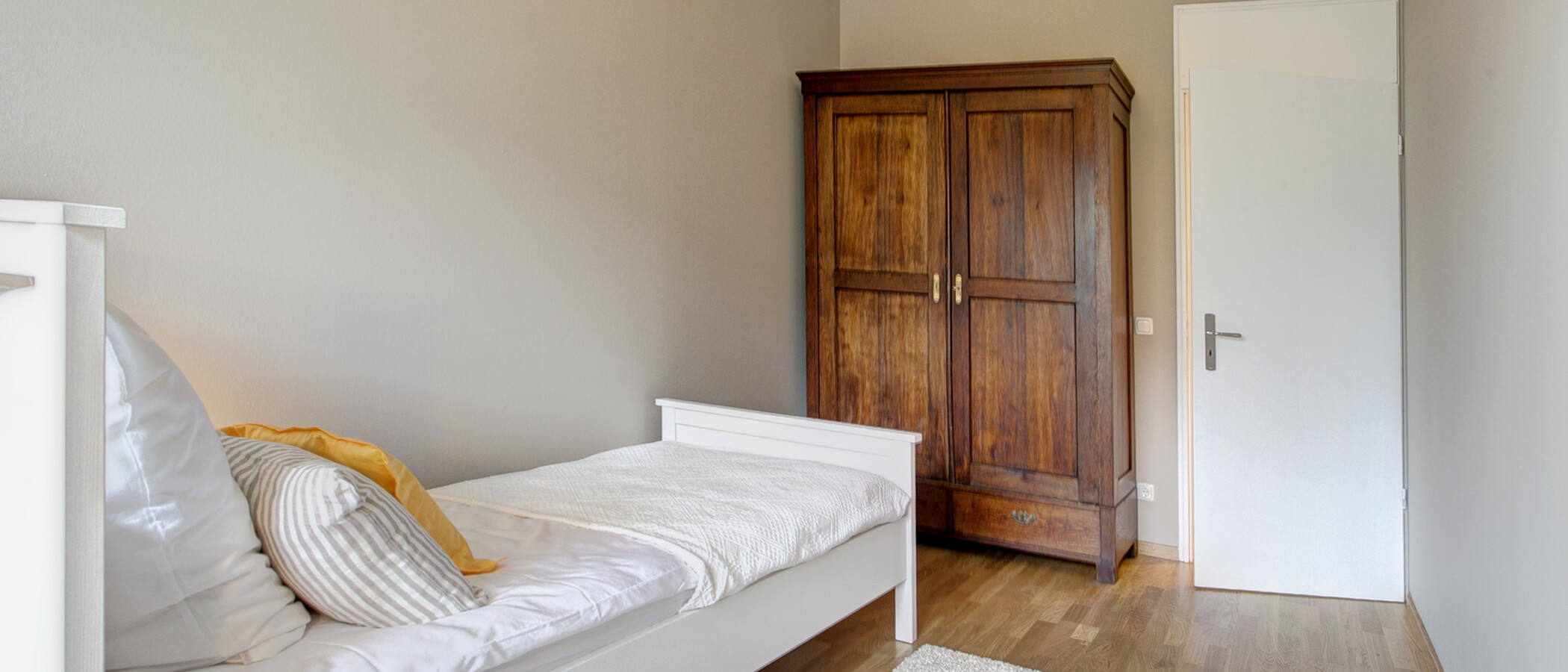 Dachterrassenwohnung München Arabellapark 03 3. Schlafen 9024