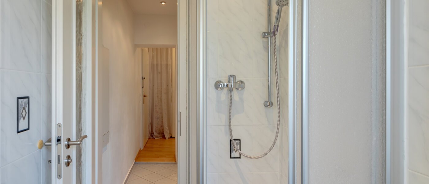 Wohnung München Schwabing-Nord (zw. Leopoldstraße & Englischen Garten) 02 Badezimmer 9063