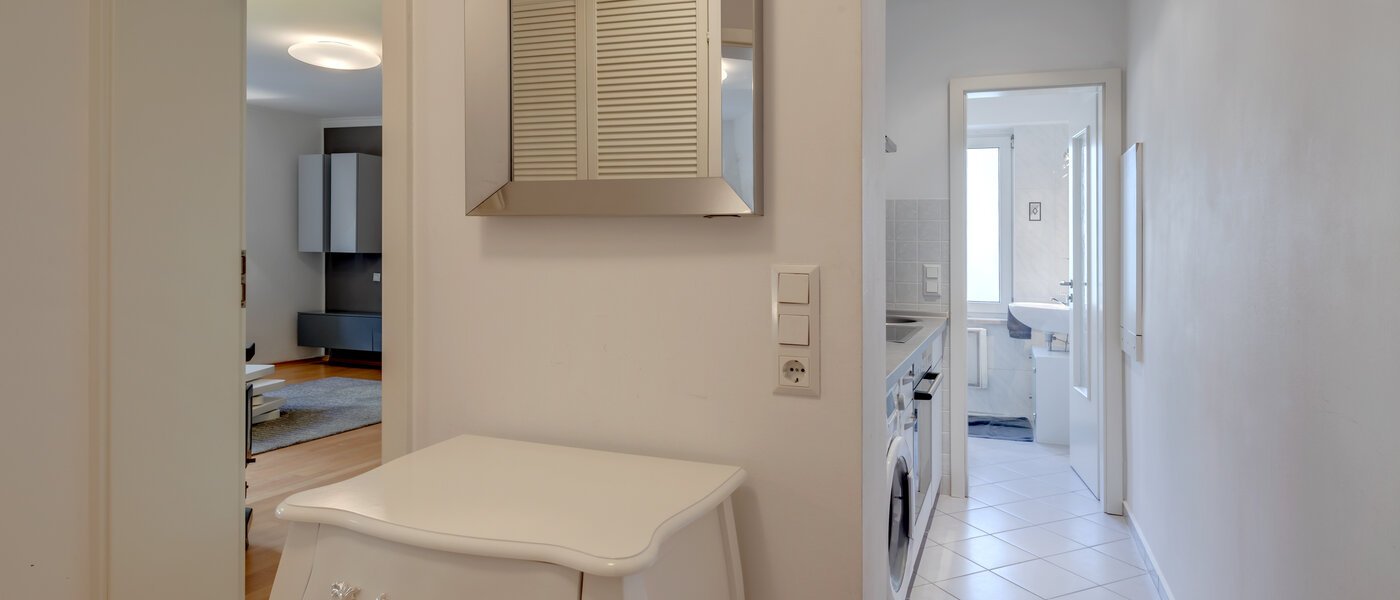 Wohnung München Schwabing-Nord (zw. Leopoldstraße & Englischen Garten) 01 Flur/Gang 9063