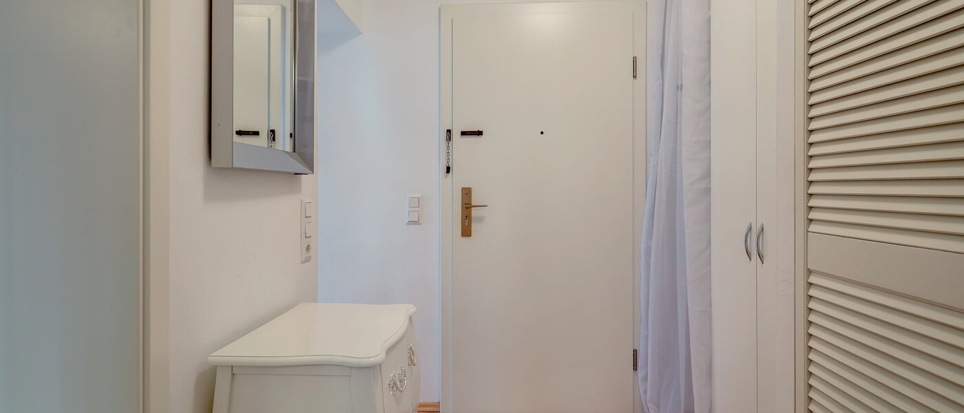 Wohnung München Schwabing-Nord (zw. Leopoldstraße & Englischen Garten) 02 Flur/Gang 9063