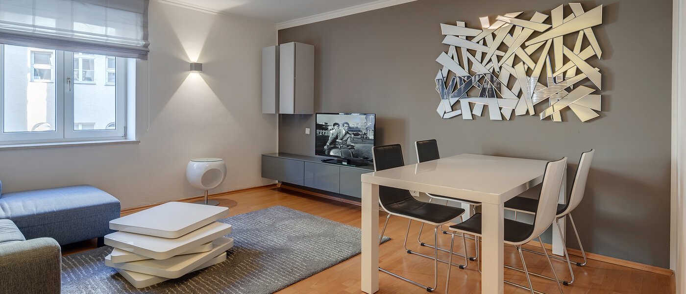 Wohnung München Schwabing-Nord (zw. Leopoldstraße & Englischen Garten) 01 Wohnzimmer 9063