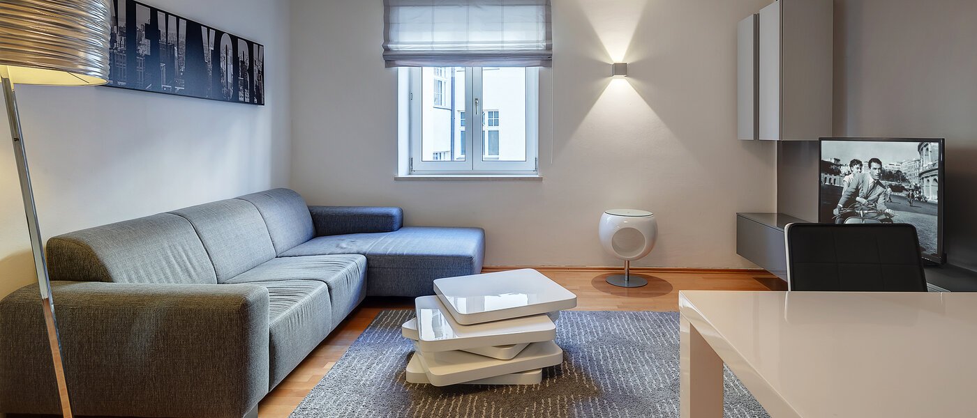 Wohnung München Schwabing-Nord (zw. Leopoldstraße & Englischen Garten) 02 Wohnzimmer 9063