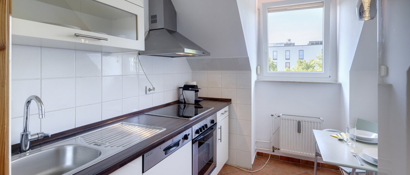 Dachgeschosswohnung München Trudering 01 Küche 9072