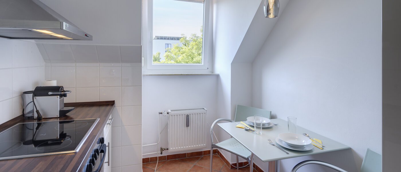 Dachgeschosswohnung München Trudering 02 Küche 9072