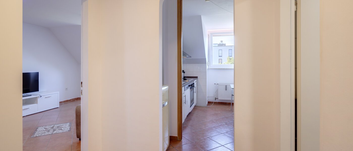 Dachgeschosswohnung München Trudering 01 Flur/Gang 9072