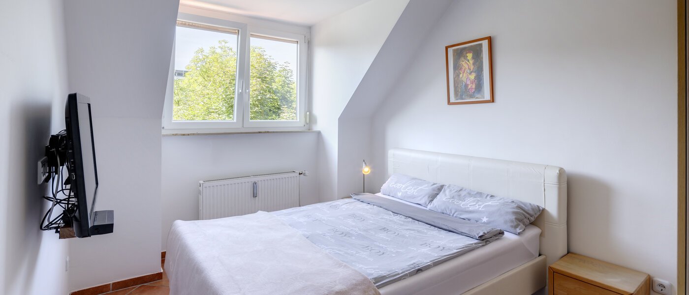 Dachgeschosswohnung München Trudering 01 Schlafzimmer 9072
