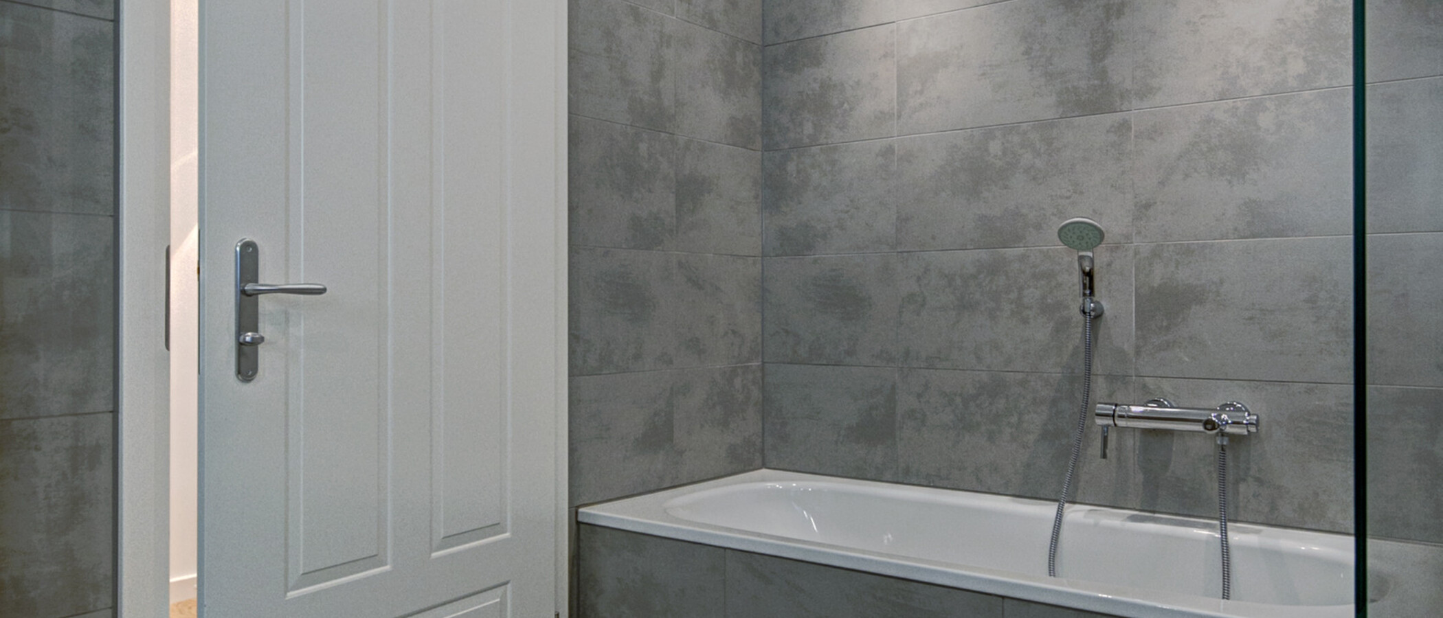 Wohnung München Maxvorstadt - Universitätsviertel 02 Badezimmer 9074