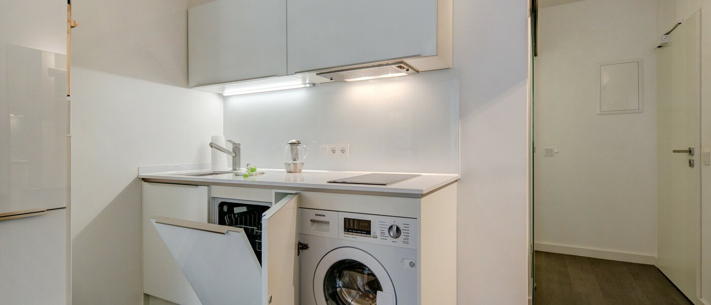 Apartment München Schwabing-Nord (zw. Leopoldstraße & Englischen Garten) 01 Küche 9075