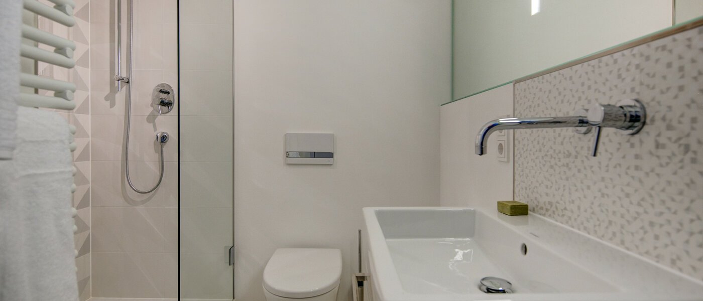 Apartment München Schwabing-Nord (zw. Leopoldstraße & Englischen Garten) 01 Badezimmer 9075