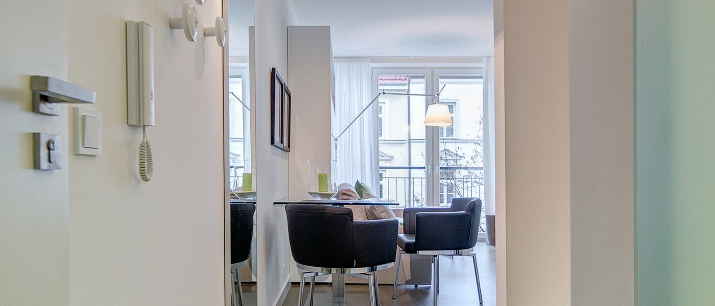 Apartment München Schwabing-Nord (zw. Leopoldstraße & Englischen Garten) 02 Flur/Gang 9075