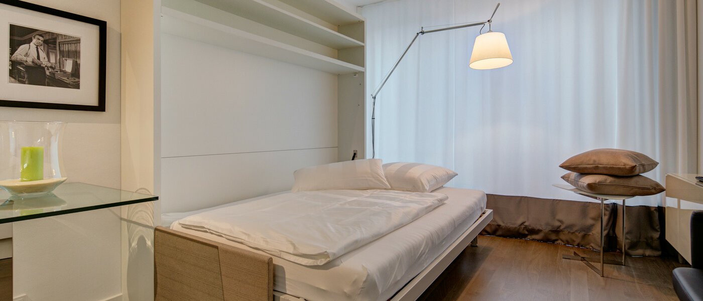 Apartment München Schwabing-Nord (zw. Leopoldstraße & Englischen Garten) 01 Schlafen 9075