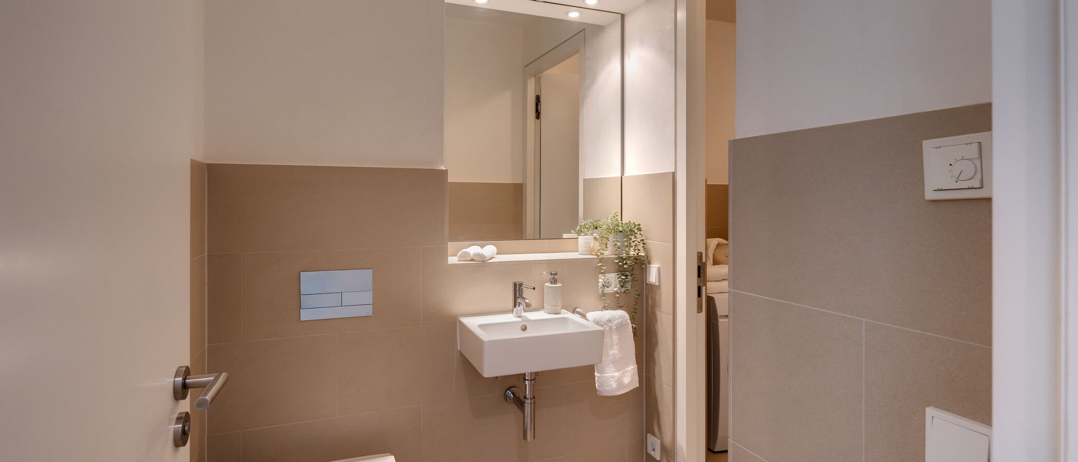 Wohnung München Maxvorstadt 01 Gäste-WC 9128