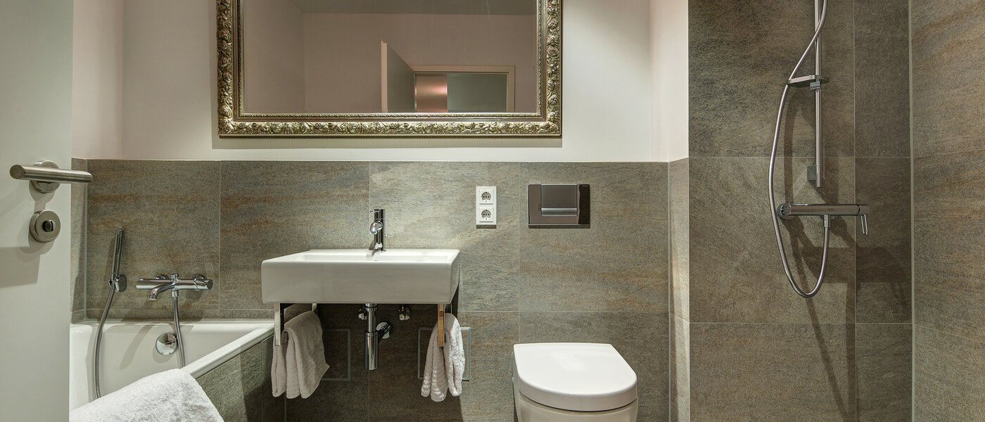 Wohnung München Neuhausen 02 Badezimmer 9154