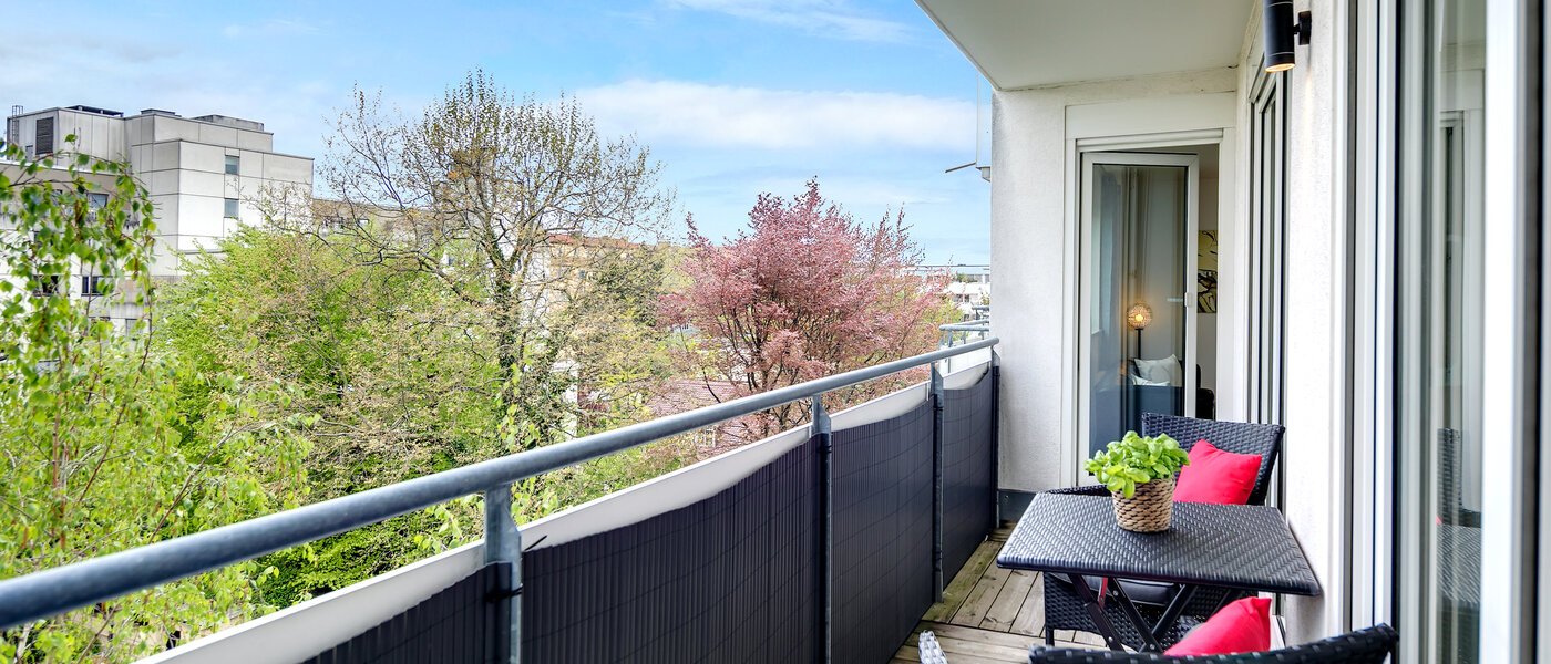 Wohnung München Schwabing-West (rund um den Hohenzollernplatz) 02 Balkon 9209