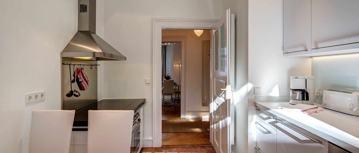 Wohnung München Maxvorstadt - Rund um den Josephplatz 04 Küche 926