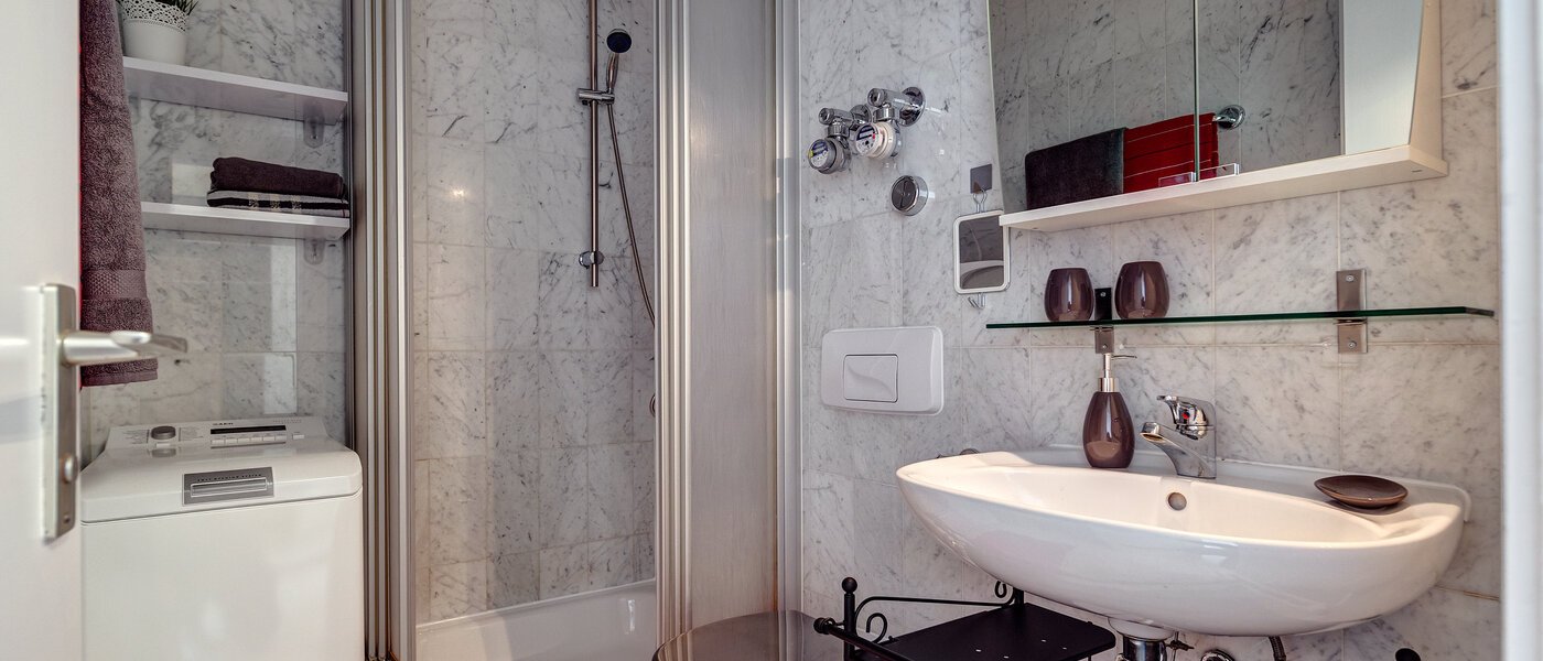 Apartment München Schwabing 01 Badezimmer 9272