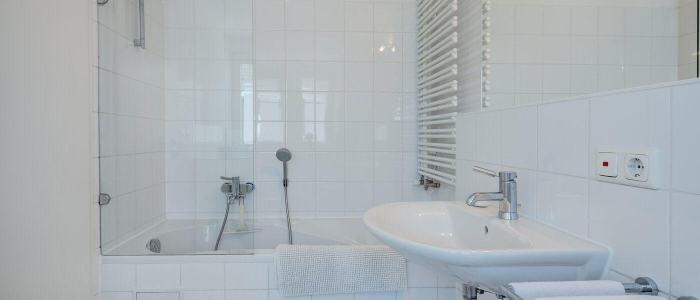 Dachterrassenwohnung München Bogenhausen 02 Badezimmer 9274