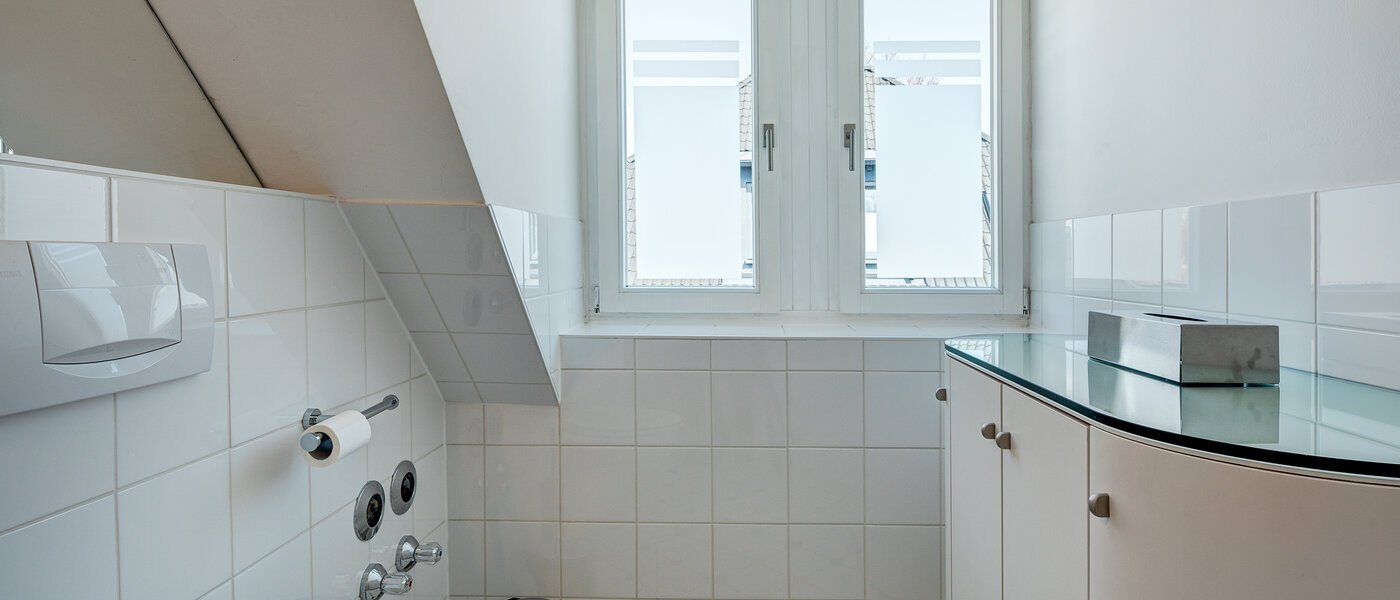 Dachterrassenwohnung München Bogenhausen 03 Badezimmer 9274