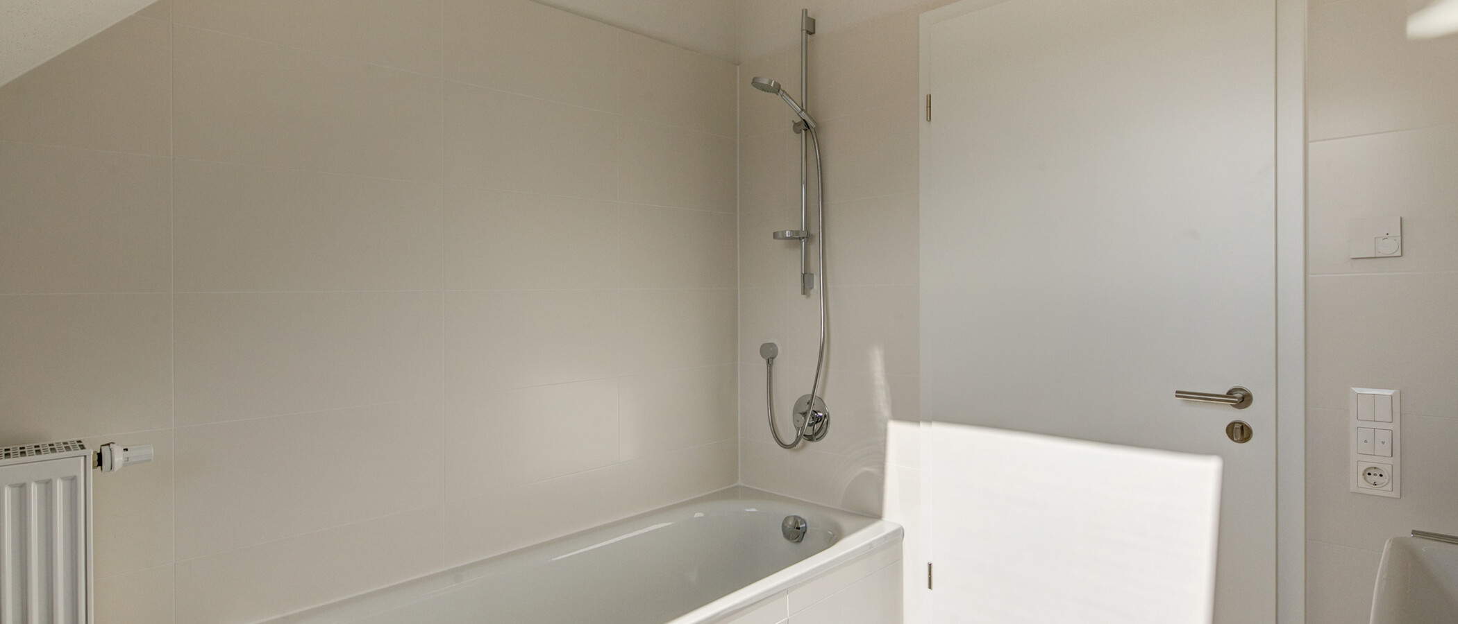 Dachgeschosswohnung München Obermenzing 01 Badezimmer 9287