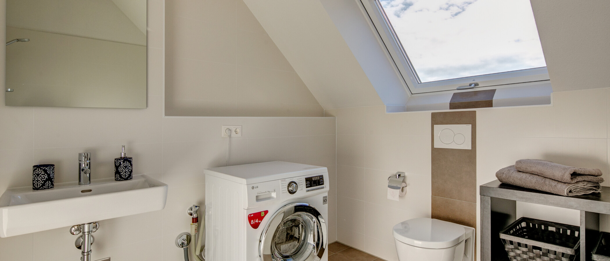Dachgeschosswohnung München Obermenzing 03 Badezimmer 9287