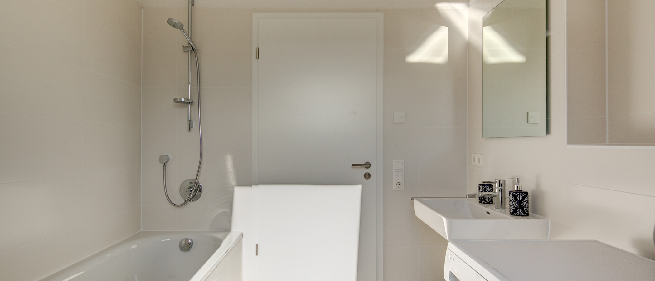 Dachgeschosswohnung München Obermenzing 04 Badezimmer 9287