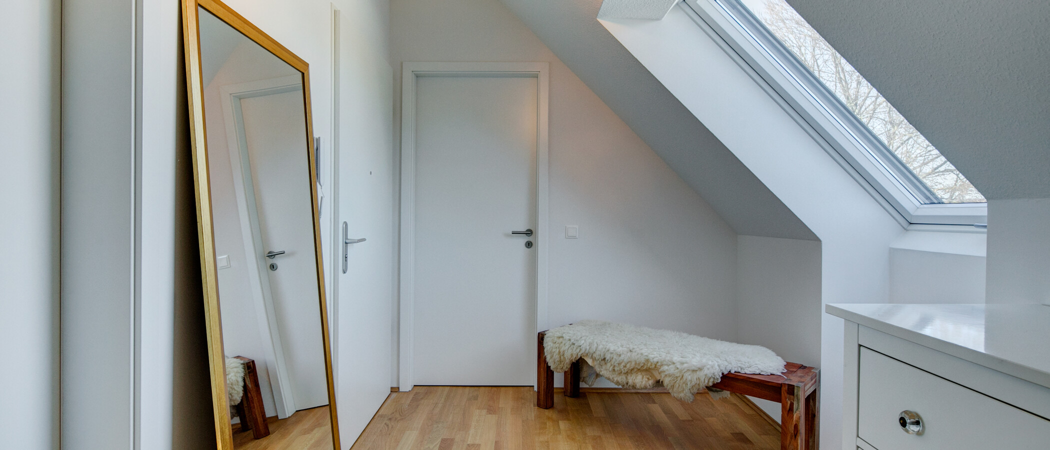 Dachgeschosswohnung München Obermenzing 01 Flur/Gang 9287