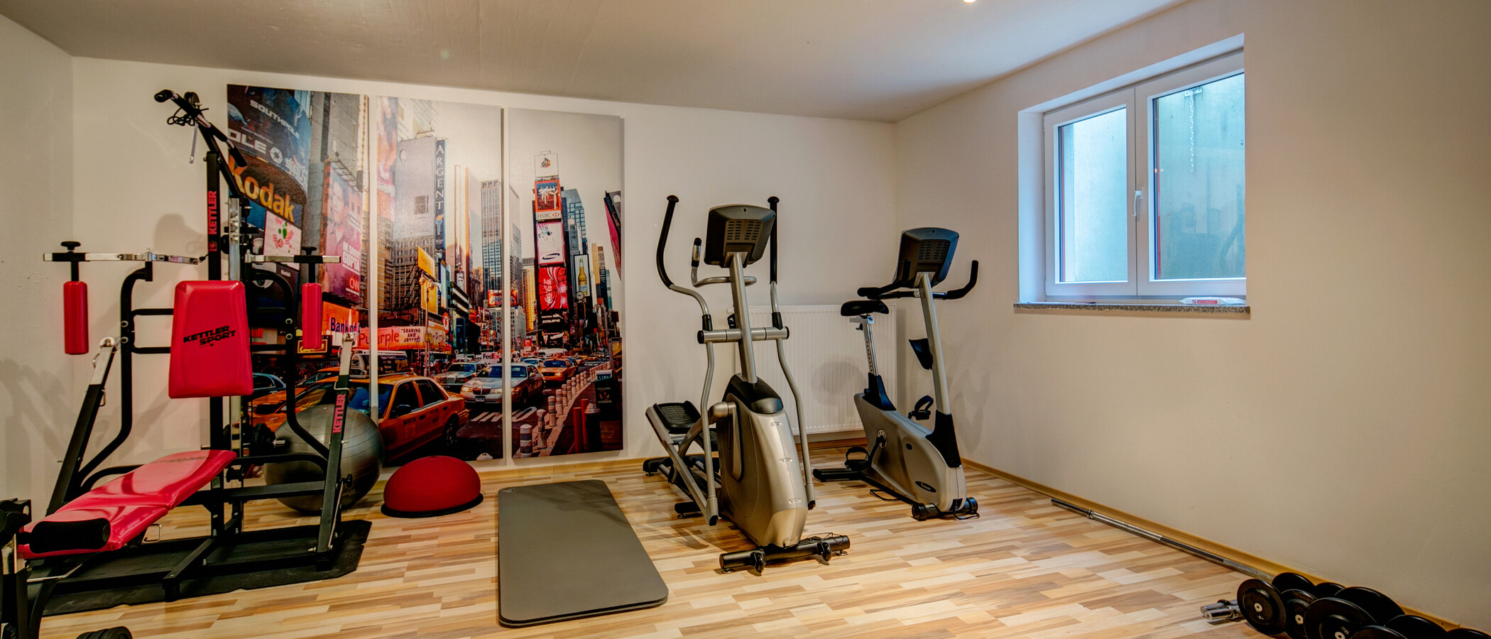 Dachgeschosswohnung München Obermenzing 01 Fitness 9287
