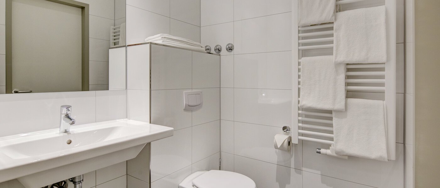 Wohnung Ismaning 03 Badezimmer 9329