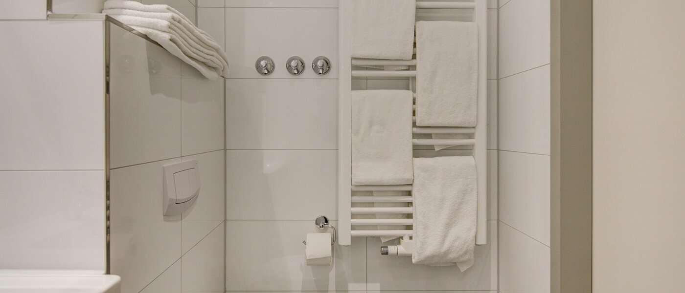 Wohnung Ismaning 04 Badezimmer 9508