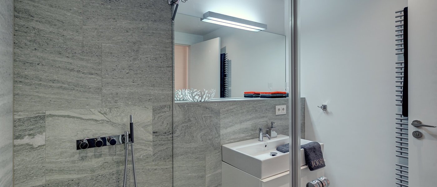 Wohnung München Schwabing (rechts der Leopoldstraße) 02 Badezimmer 9521