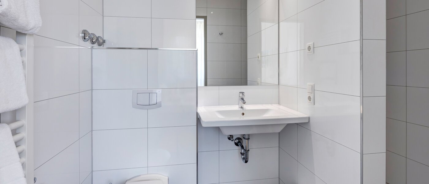 Wohnung Ismaning 01 Badezimmer 9549