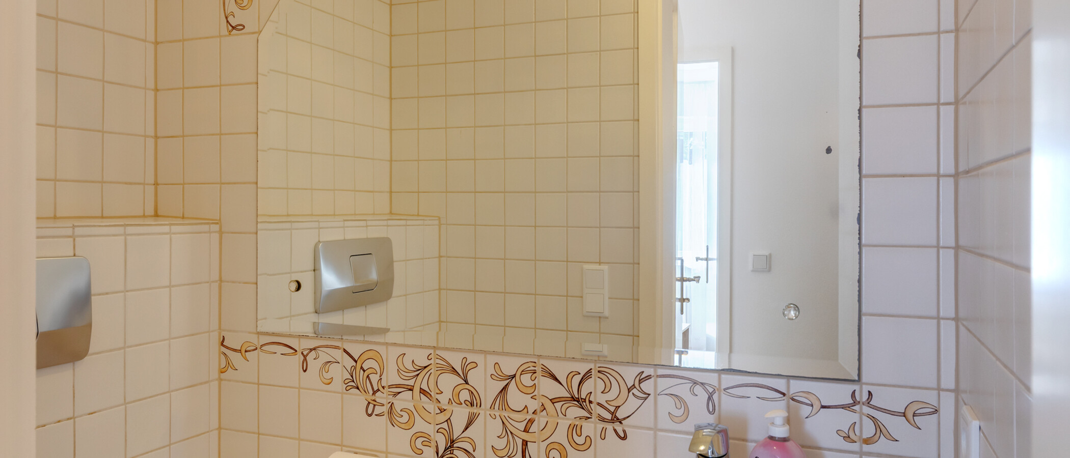 Wohnung München Sendling-Westpark 01 Gäste-WC 9552