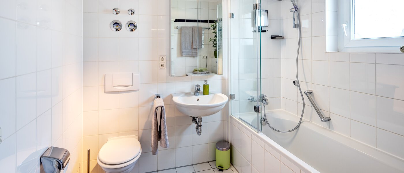 Wohnung München Schwabing-Nord (zw. Leopoldstraße & Englischen Garten) 01 Badezimmer 9573