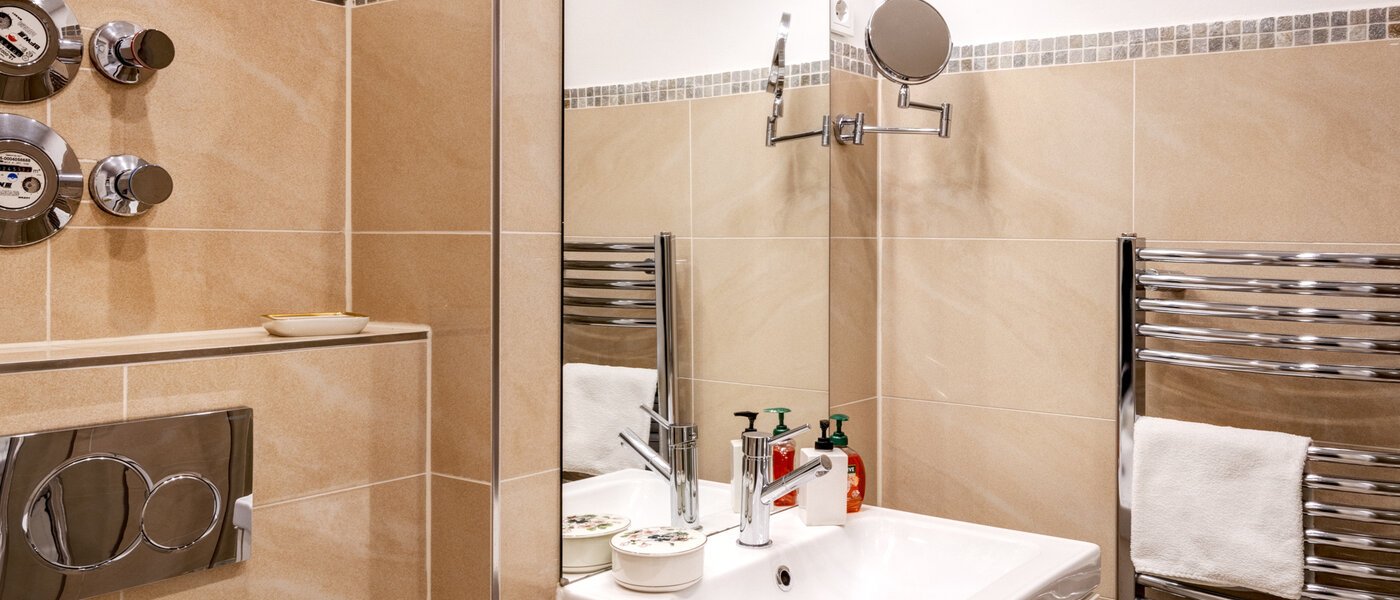 Apartment München Neuhausen 02 Badezimmer 9615