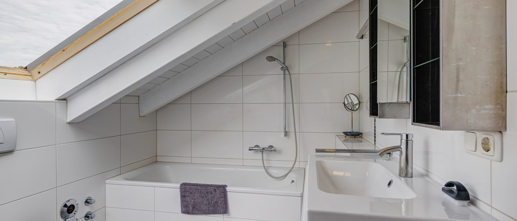 Dachgeschosswohnung Gauting 01 Badezimmer 9625