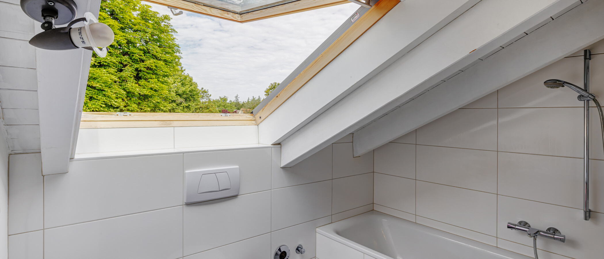 Dachgeschosswohnung Gauting 04 Badezimmer 9625