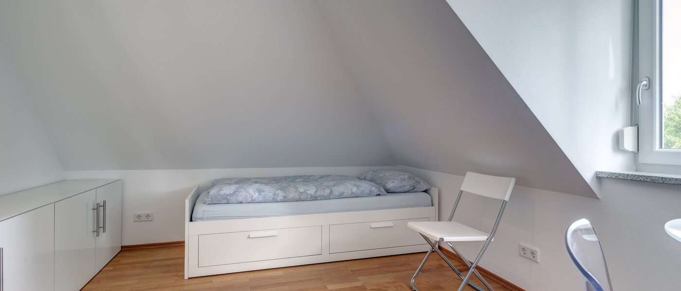 Dachterrassenwohnung München Obermenzing 01 2. Schlafzimmer	 9637