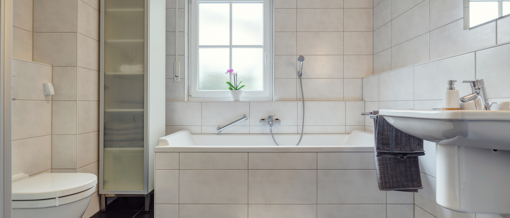 Gartenwohnung München Forstenried 01 Badezimmer 9703