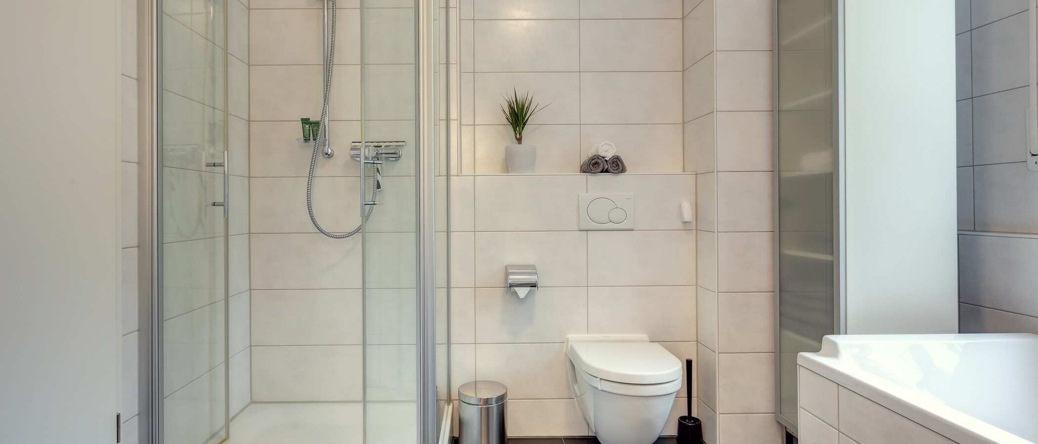 Gartenwohnung München Forstenried 02 Badezimmer 9703