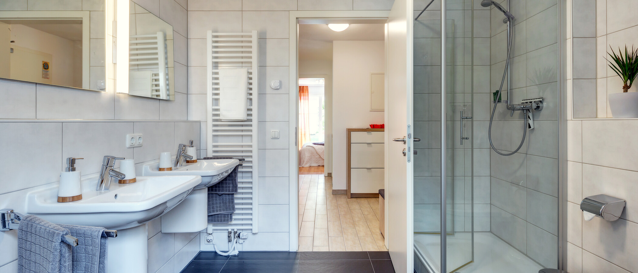 Gartenwohnung München Forstenried 03 Badezimmer 9703