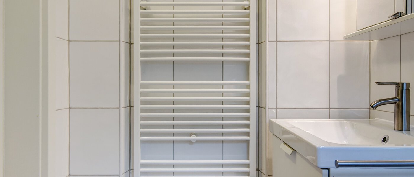 Gartenwohnung Gauting Stockdorf 04 Badezimmer 9728