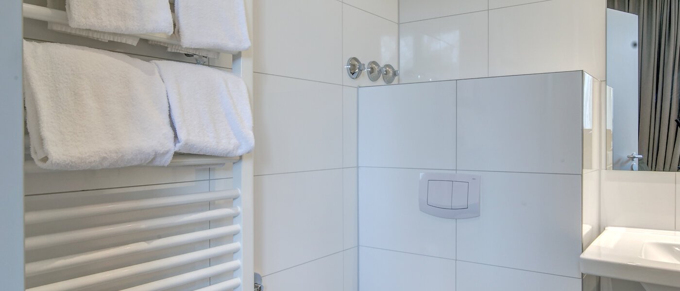 Wohnung Ismaning 04 Badezimmer 9764